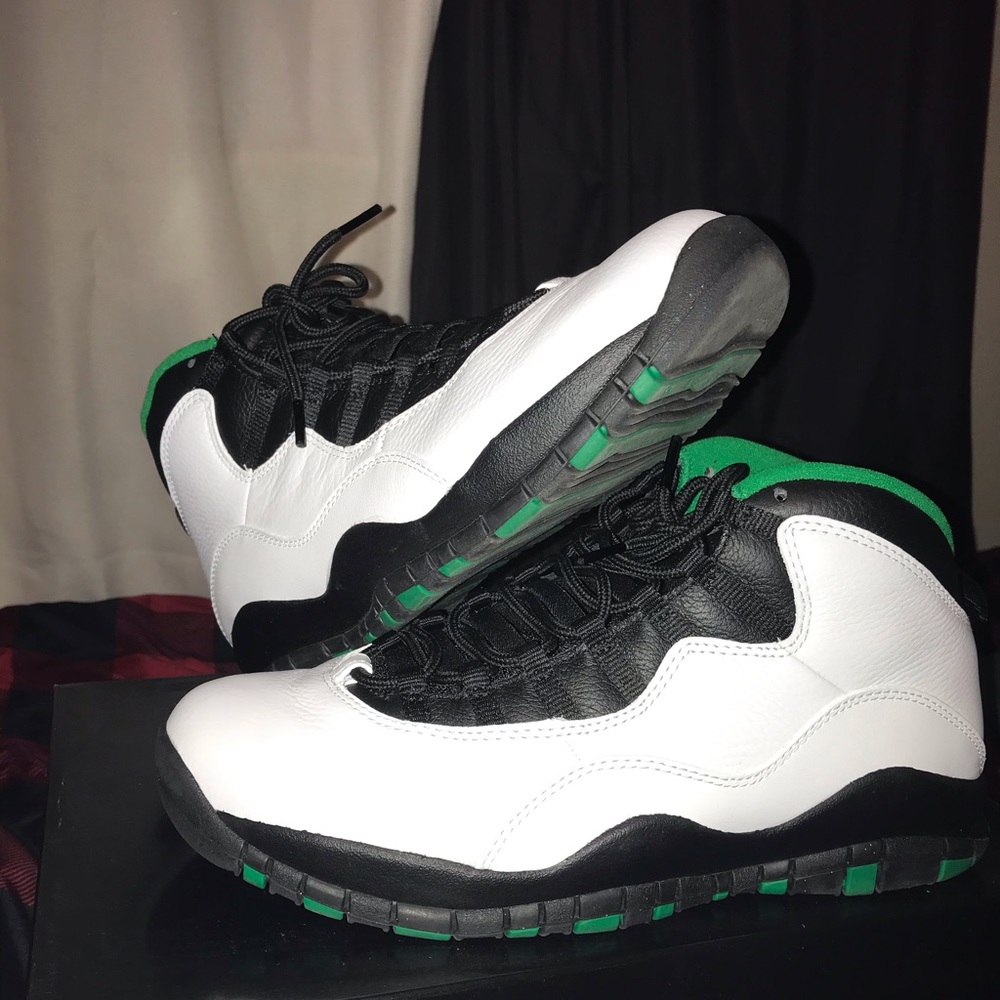 Jordan retro 10
Condition: 9/10, barely worn
Size: 10.5 
Price: negotiable